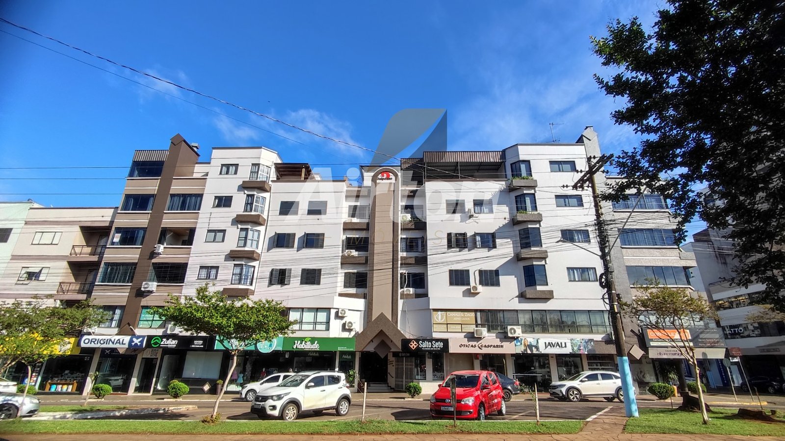 Apartamento - 3 dormitórios sendo um suíte - Edifício Avenida Center